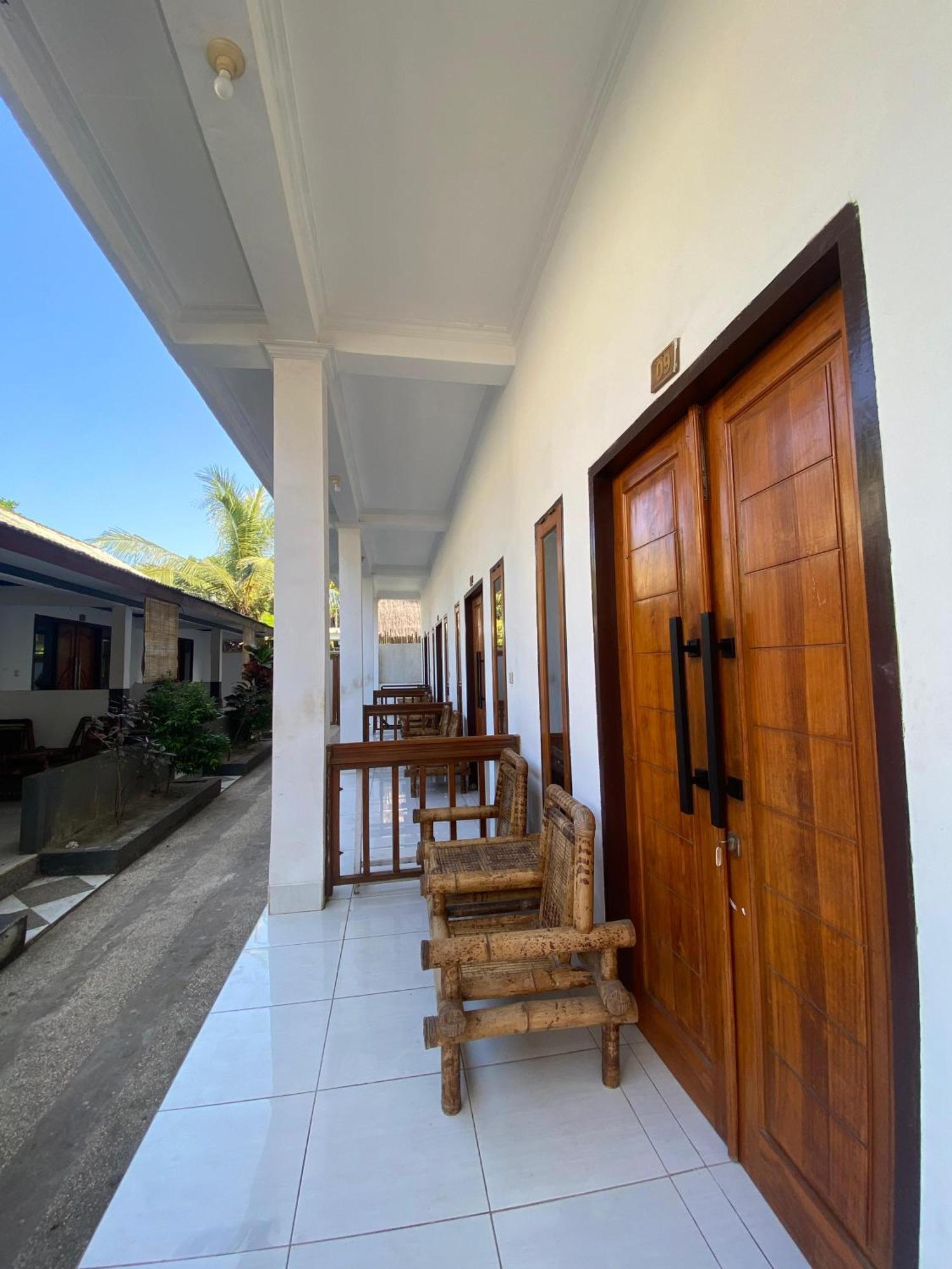 Hotel Bale Sunrise Gili Trawangan Exterior foto