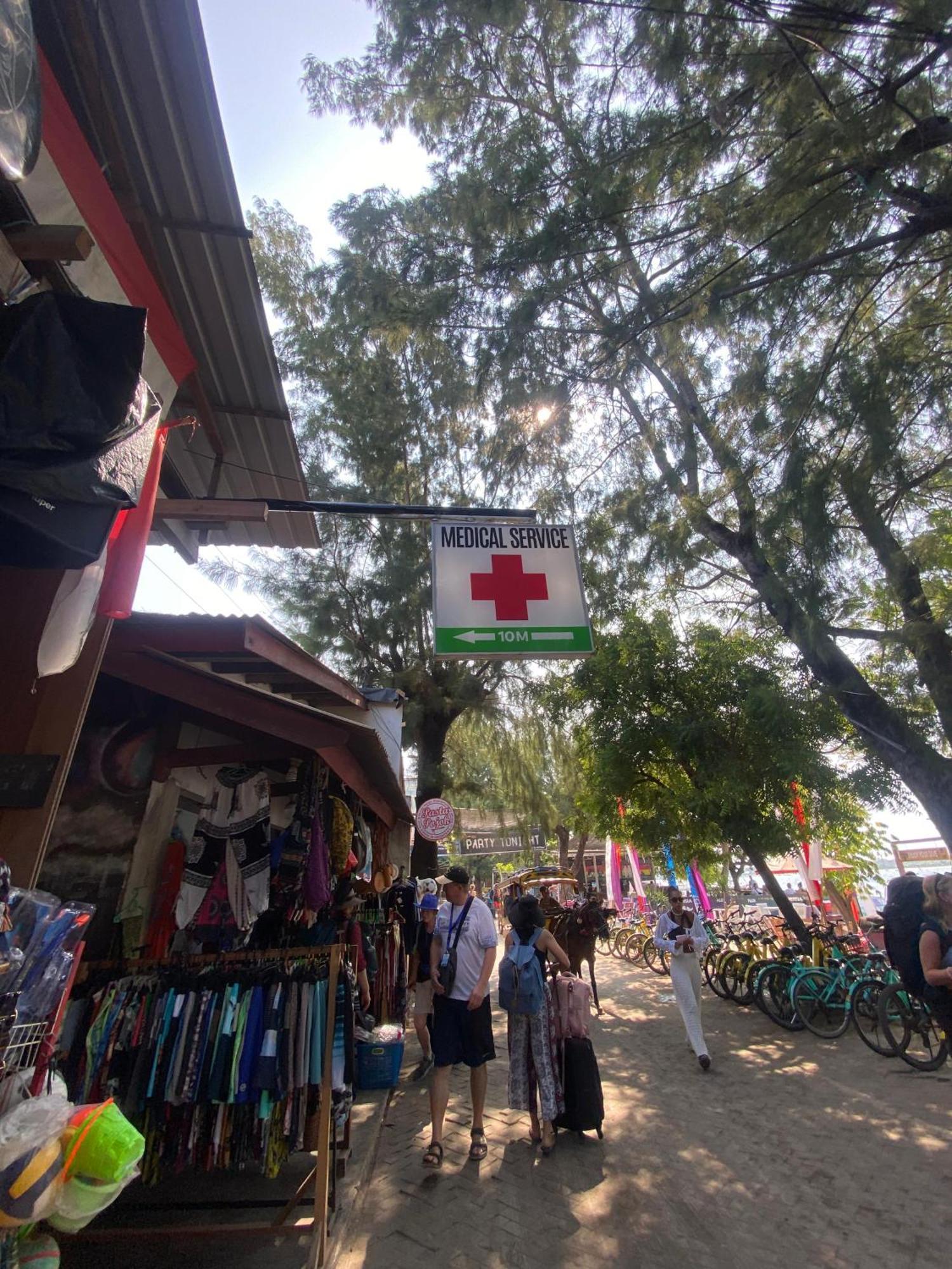 Hotel Bale Sunrise Gili Trawangan Exterior foto