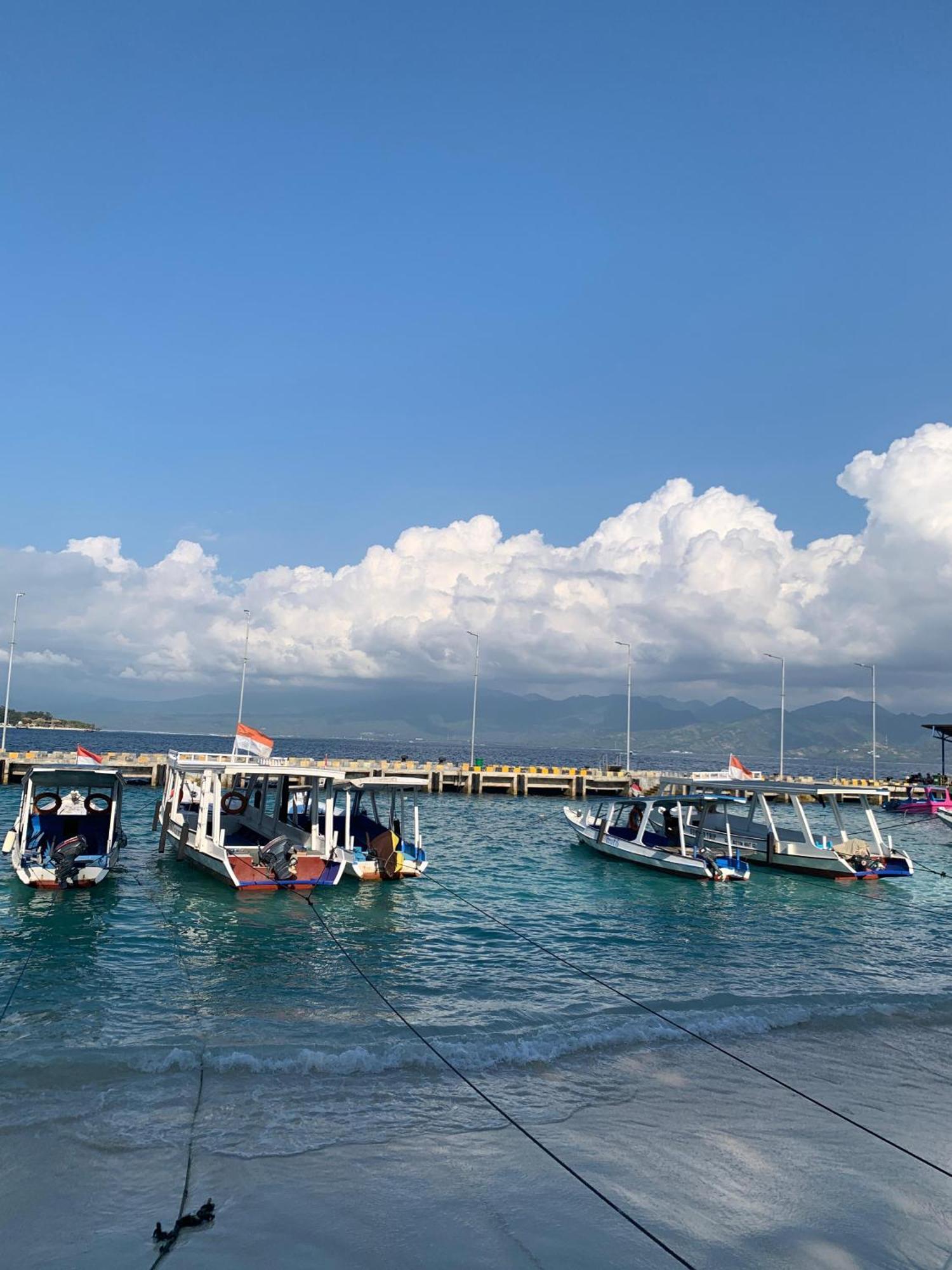 Hotel Bale Sunrise Gili Trawangan Exterior foto