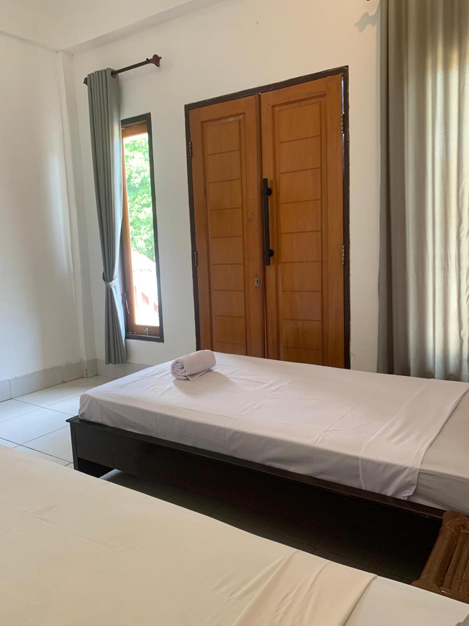 Hotel Bale Sunrise Gili Trawangan Exterior foto