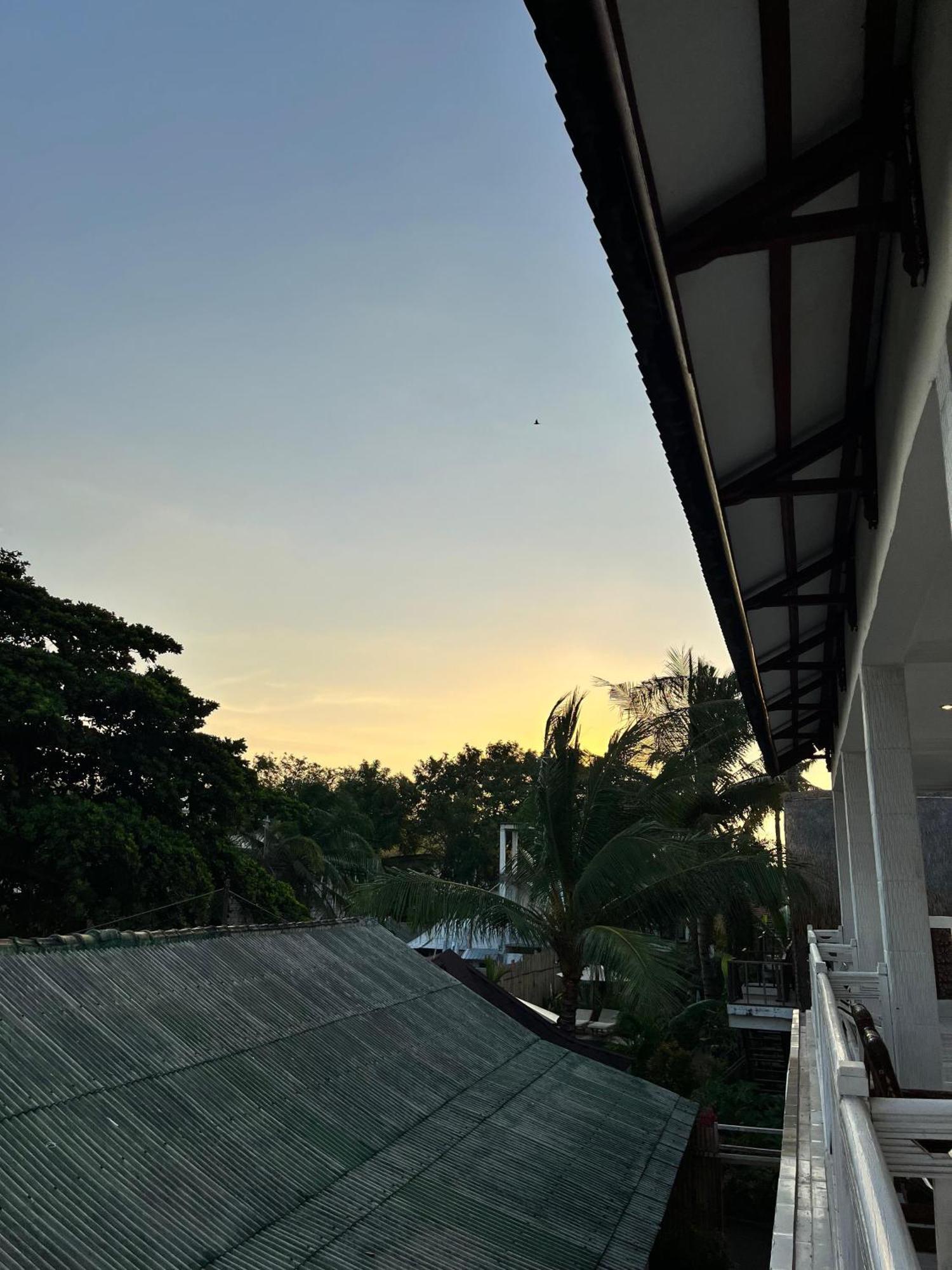 Hotel Bale Sunrise Gili Trawangan Exterior foto